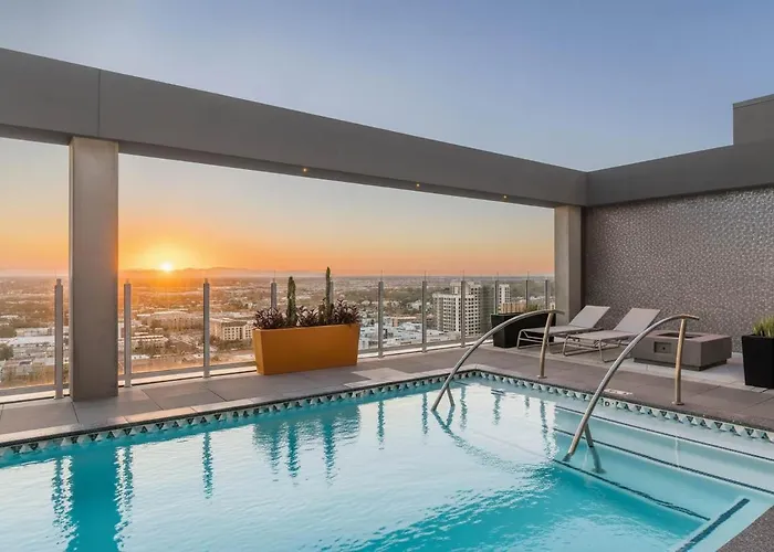 Boulevard Skyline Rooftop Pool Gym & Parking Phoenix