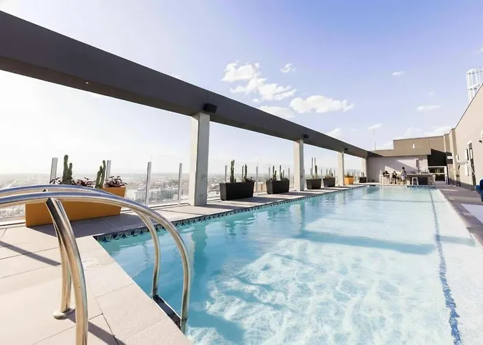 Boulevard Skyline Rooftop Pool Gym & Parking *